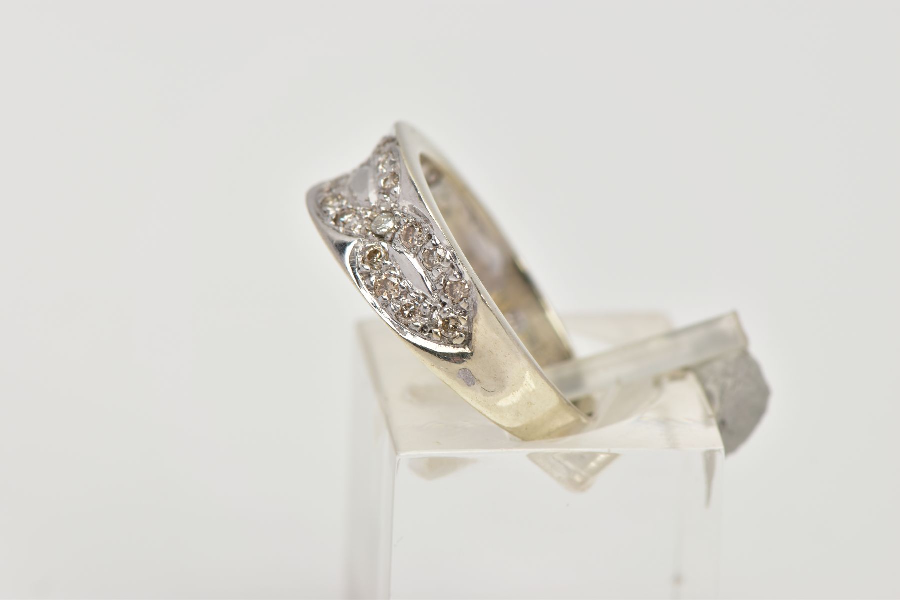 A 9CT WHITE GOLD DIAMOND DRESS RING, the tapered, slightly concave band set to the front half with - Image 2 of 4