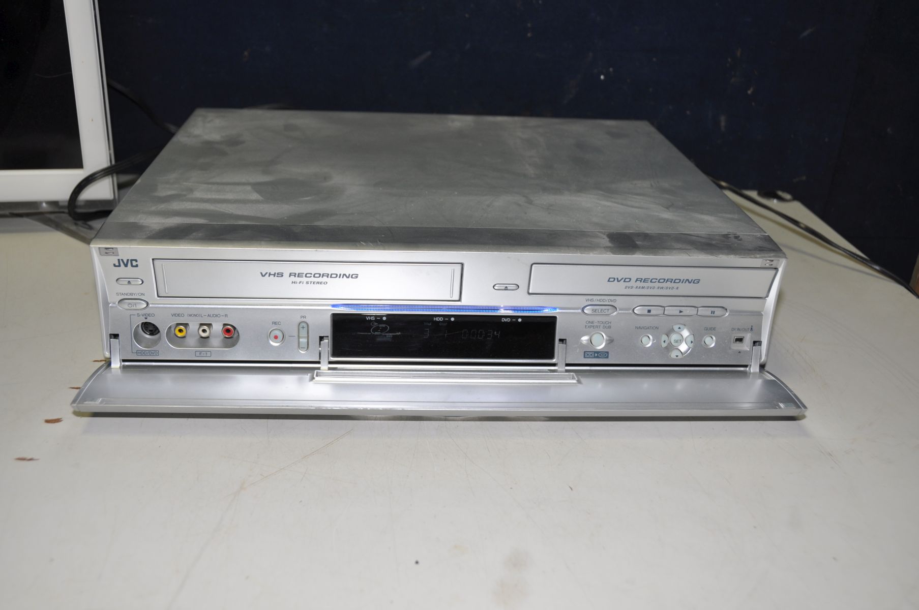 A SAMSUNG UE32F4510AK 32IN TV (PAT pass and working) with a JVC DVD Video recorder DR-MX10SEK (PAT - Image 2 of 2