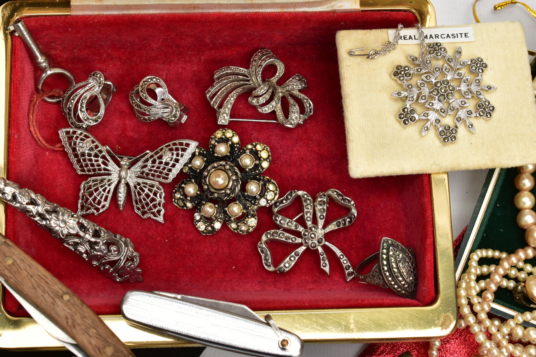 A SELECTION OF COSTUME JEWELLERY AND ITEMS, two small jewellery boxes with contents to include a - Image 3 of 6