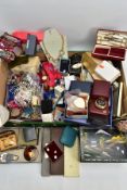 A BOX OF ASSORTED COSTUME JEWELLERY, JEWELLERY BOXES AND COMPACTS, to include a silver handled