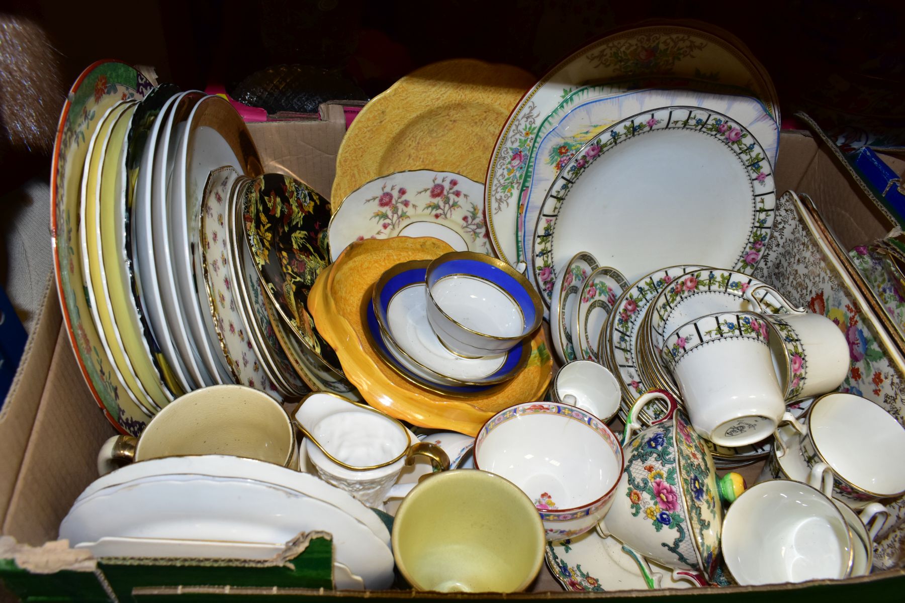 THREE BOXES AND LOOSE CERAMICS AND GLASSWARES, to include a 1930's modernist Empire Ware candlestick - Image 4 of 9