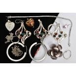 A BAG OF ASSORTED SILVER AND WHITE METAL JEWELLERY, to include a pair of white metal openwork drop