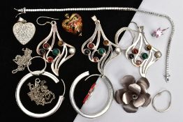 A BAG OF ASSORTED SILVER AND WHITE METAL JEWELLERY, to include a pair of white metal openwork drop