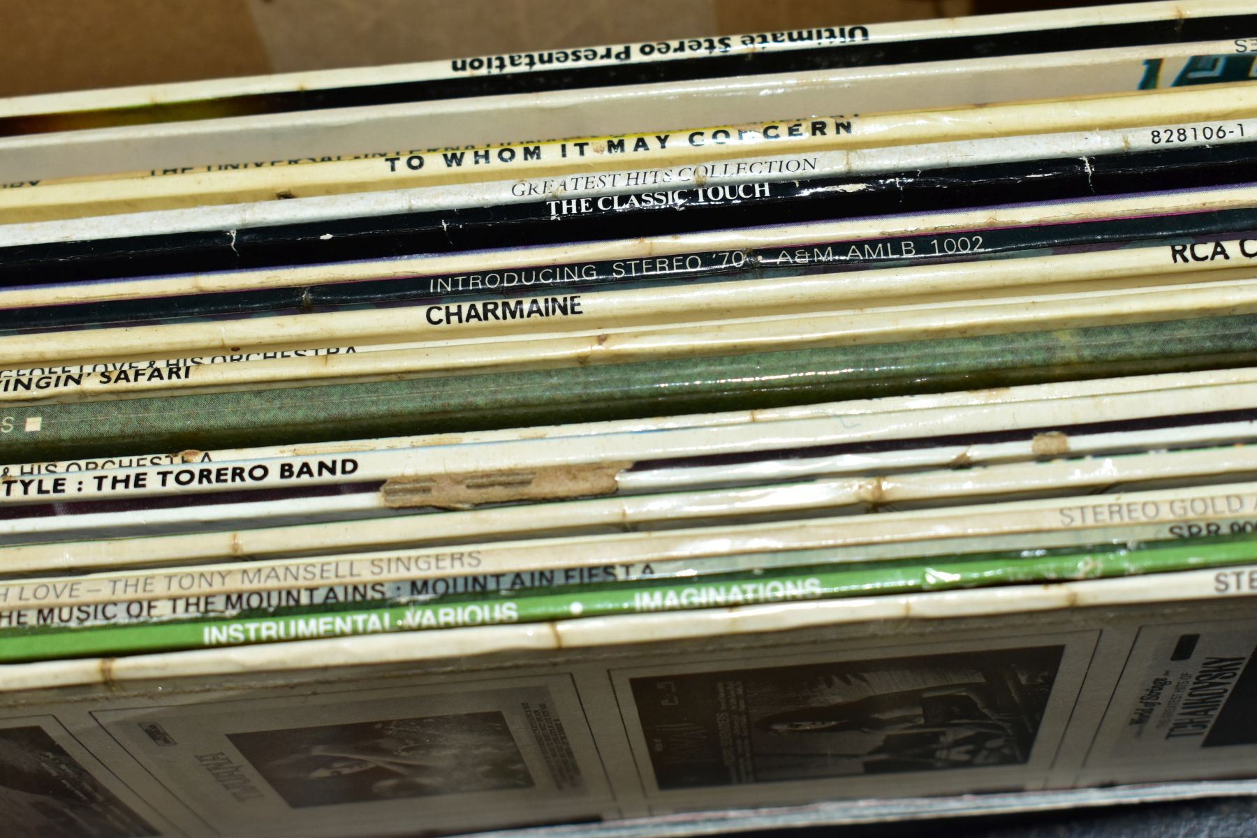 FOUR BOXES OF RECORDS, COLLECTORS DOLLS AND PICTURE FRAMES, to include approximately one hundred LPs - Bild 3 aus 11