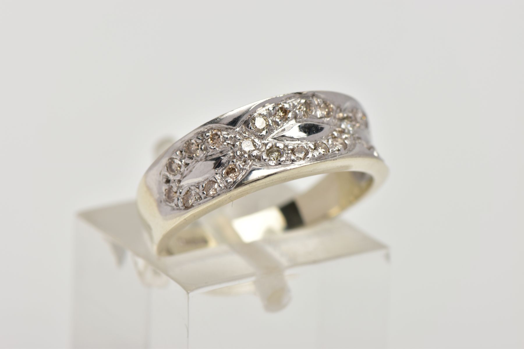 A 9CT WHITE GOLD DIAMOND DRESS RING, the tapered, slightly concave band set to the front half with - Image 4 of 4