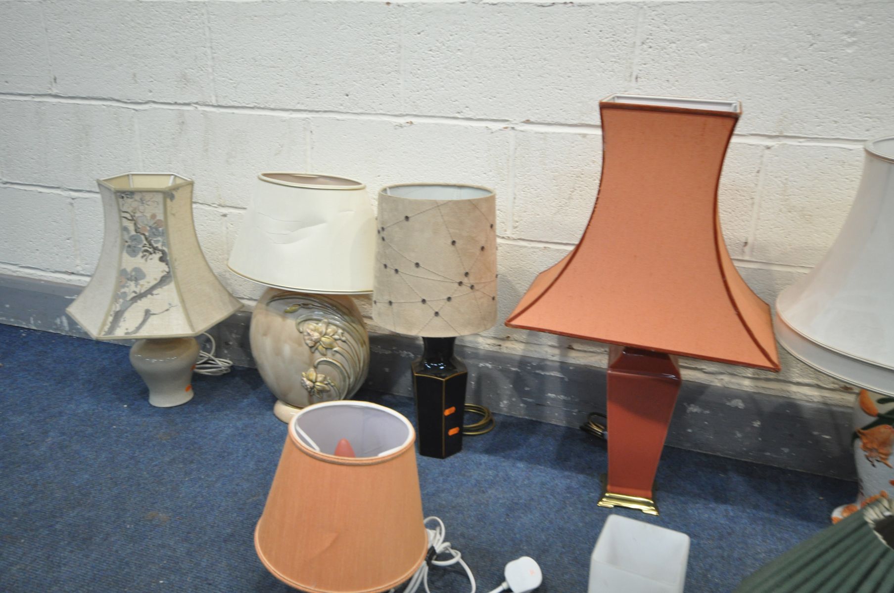 TEN VARIOUS CERAMIC TABLE LAMPS, of various styles, and sizes, all with shades - Image 3 of 4