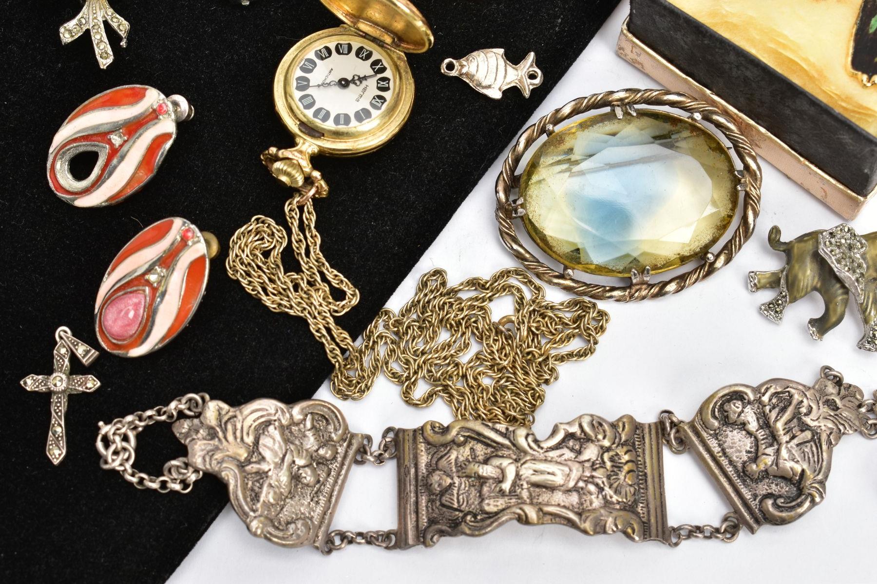 A SMALL SELECTION OF COSTUME JEWELLERY, to include a marcasite leaf brooch, further marcasite - Image 4 of 6