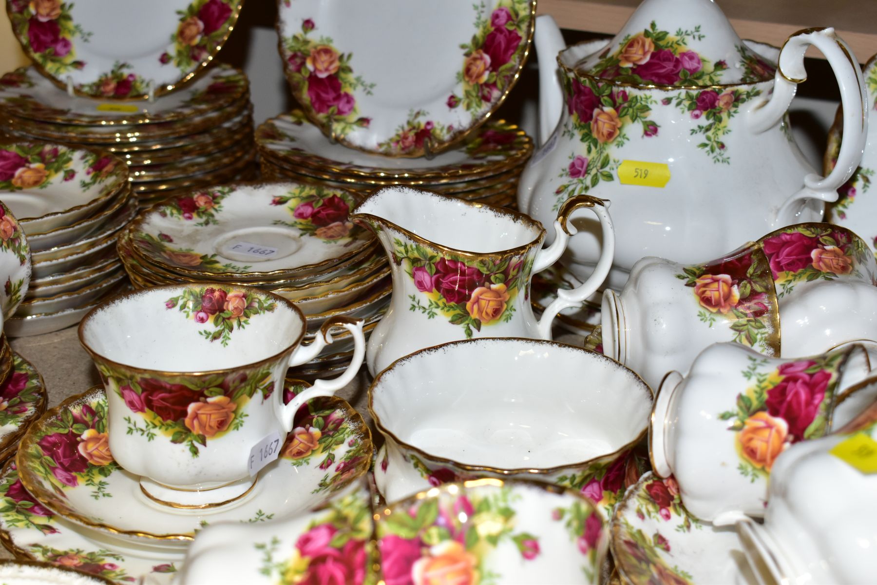 AN EIGHTY ONE PIECE ROYAL ALBERT OLD COUNTRY ROSES TEASET, comprising a teapot (second with chip and - Image 8 of 8