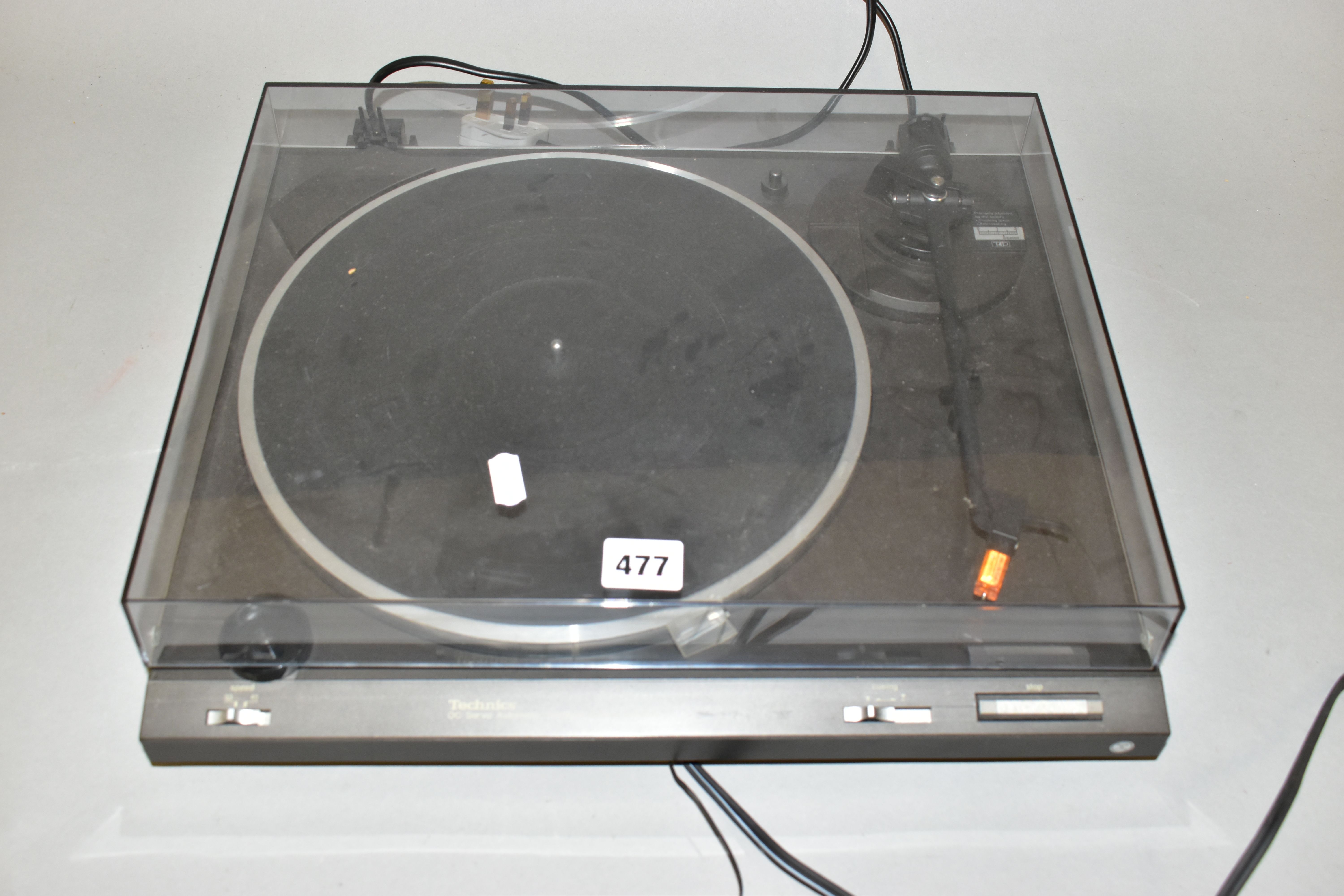A TECHNICS SL-B210 TURNTABLE, drives and tracks record ( PAT pass and working)