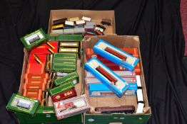 A QUANTITY OF ASSORTED BOXED AND UNBOXED OO GAUGE ROLLING STOCK, boxed Hornby, Lima, Airfix GMR,