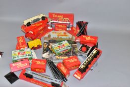 A QUANTITY OF BOXED AND UNBOXED TRI-ANG RAILWAYS OO GAUGE ROLLING STOCK, TRACK AND ACCESSORIES, to