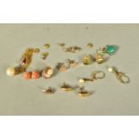 A BAG OF ASSORTED YELLOW METAL JEWELLERY, to include a pair of carved coral flowers fitted to a