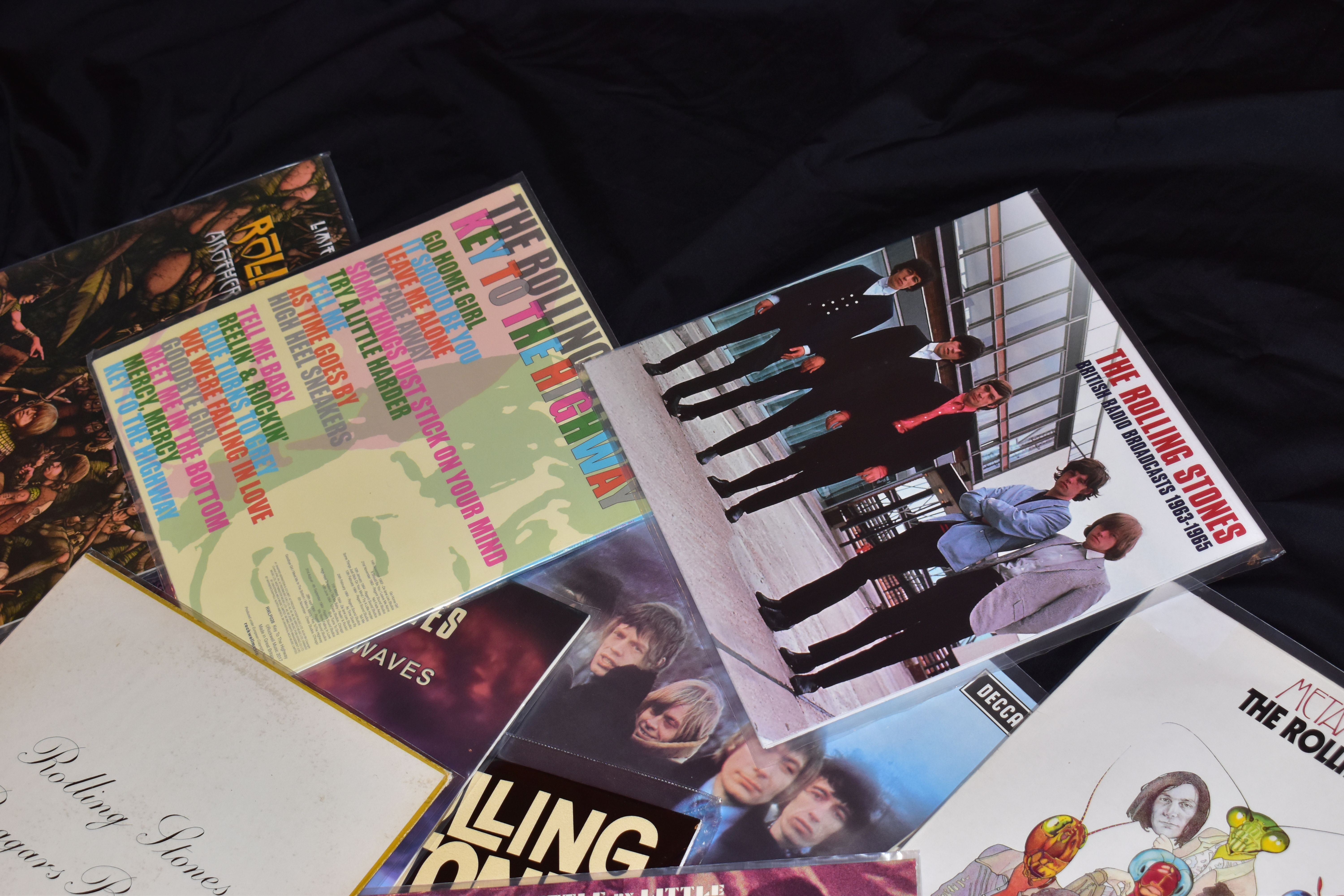 THE ROLLING STONES: THIRTY EIGHT LPs AND 12in SINGLES mostly modern, reissues, imports etc ( full - Image 6 of 6