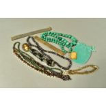 A BAG OF ASSORTED JEWELLERY, to include a graduated malachite bead necklace fitted with a screw