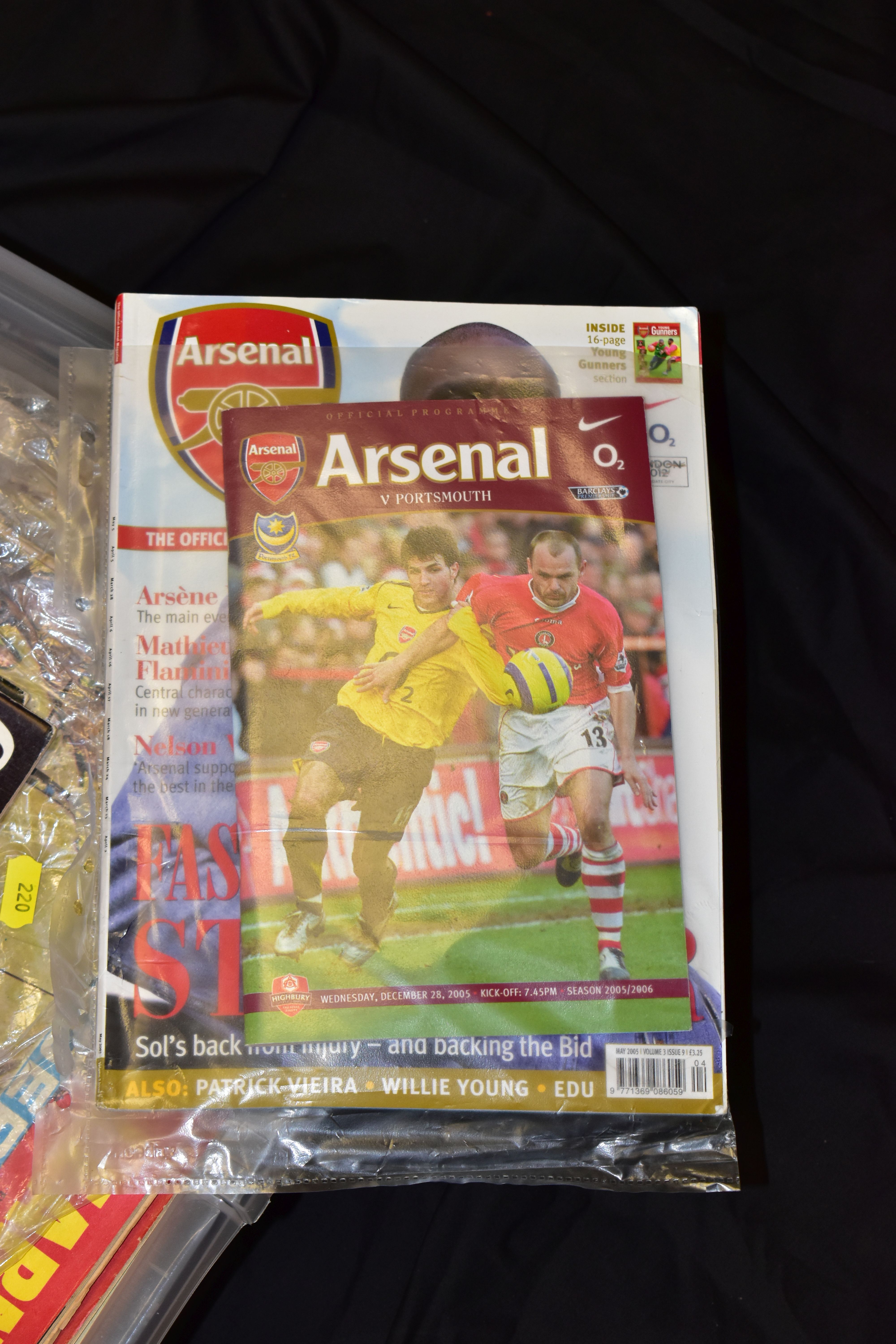 MIXED EPHEMERA, a quantity of Arsenal FC Football Programmes from the 2000's, Football Books - Bild 8 aus 8