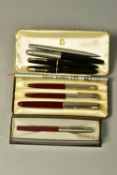 A COLLECTION OF PARKER PENS AND PEN SETS, to include a cased parker 51 triple pen set in Burgandy,