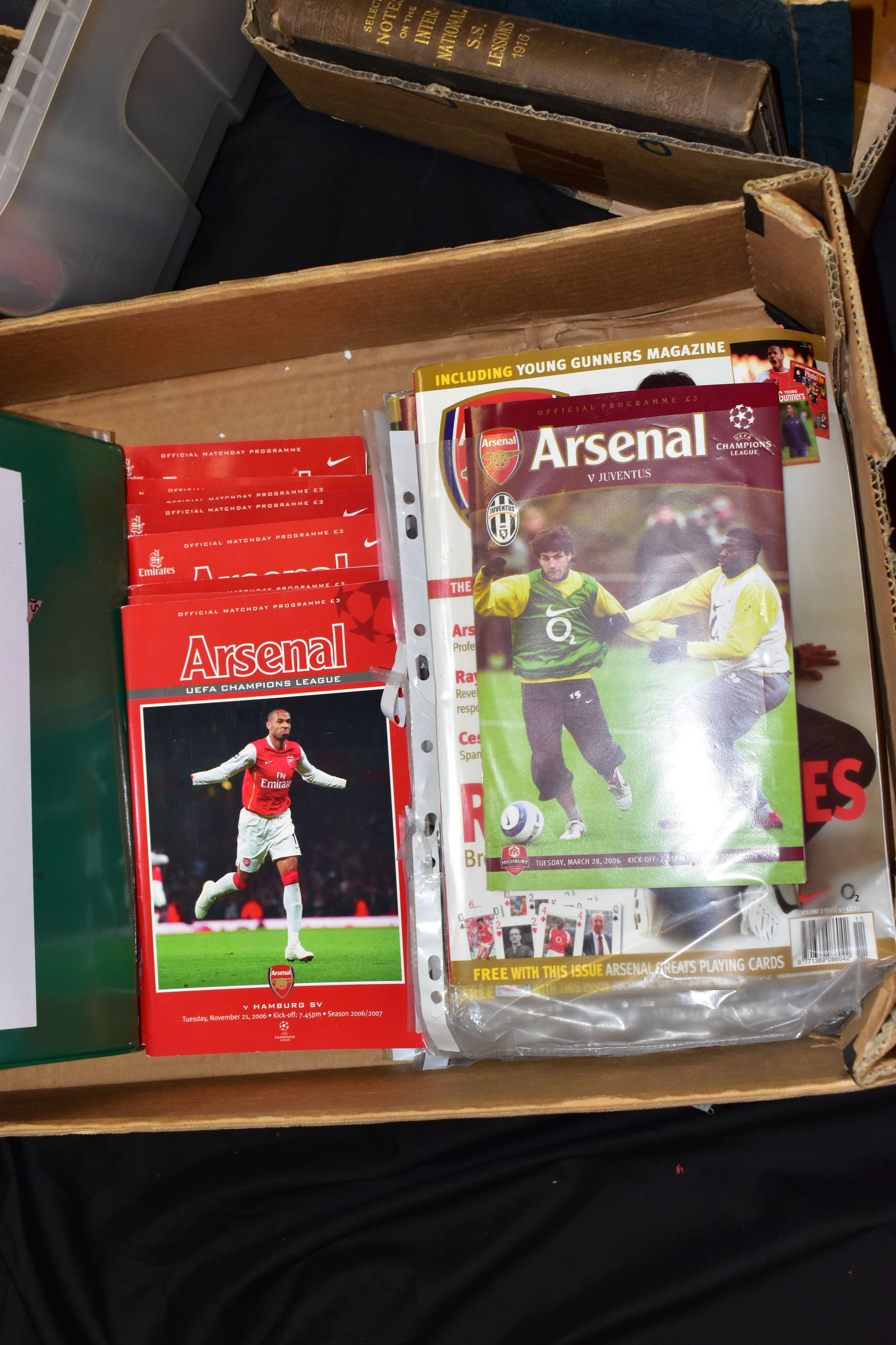 MIXED EPHEMERA, a quantity of Arsenal FC Football Programmes from the 2000's, Football Books - Bild 2 aus 8