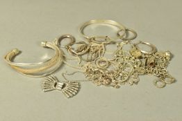 A BAG OF ASSORTED WHITE METAL JEWELLERY, to include a white metal bangle stamped '925', a white