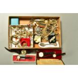 A TRAY OF ASSORTED COSTUME JEWELLERY AND WRISTWATCHES, to include a quantity of costume jewellery