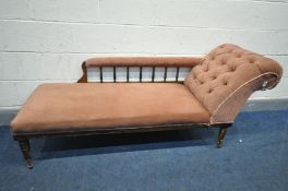 AN EDWARDIAN MAHOGANY CHAISE LONGUE, length 174cm