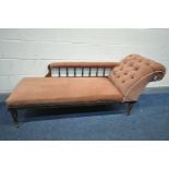 AN EDWARDIAN MAHOGANY CHAISE LONGUE, length 174cm