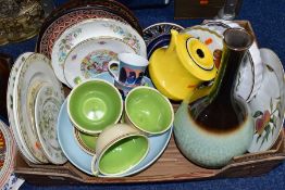 A BOX AND LOOSE CERAMICS, JARDINIERE AND ORNAMENTS, to include four large Susie Cooper teacups and
