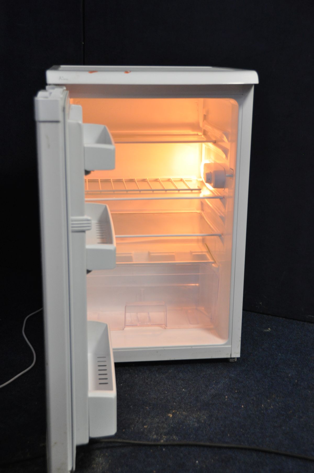A BEKO UNDER COUNTER FRIDGE (PAT pass and working at 5 degrees) width 55cm x depth 56cm - Image 2 of 2