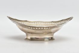 A VICTORIAN SILVER DISH, an oval dish detailing open work patterns, floral engraving and vacant