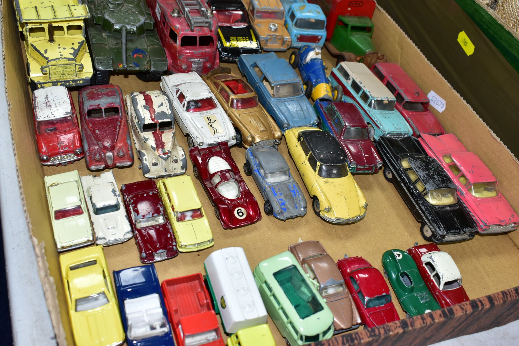 A QUANTITY OF UNBOXED AND ASSORTED PLAYWORN DIECAST VEHICLES, to include Corgi Toys The Saint's - Image 5 of 5