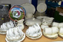 A FIFTY PIECE ROYAL DOULTON GISELLE H5086 DINNER SERVICE, ELIZABETHAN CHANTILLY TRIOS AND VARIOUS