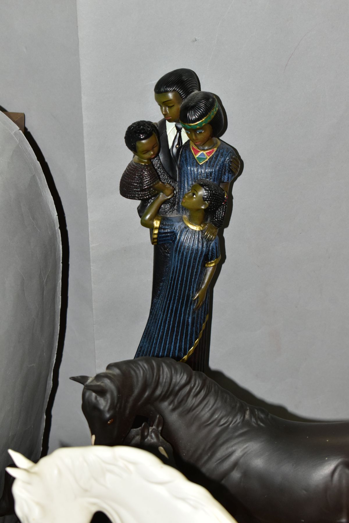 NINETEEN CERAMIC AND RESIN SCULPTURES ETC, to include Royal Doulton 'Black Beauty and Foal' and ' - Image 7 of 13