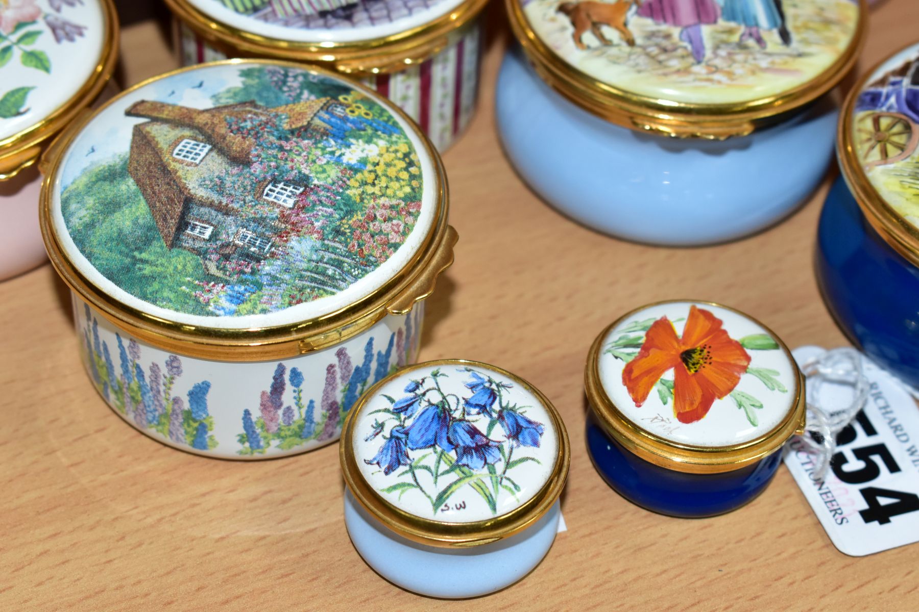 NINE WORCESTERSHIRE ENAMEL BOXES, comprising two small boxes Poppy and Bluebell, diameters 3cm, - Image 4 of 8