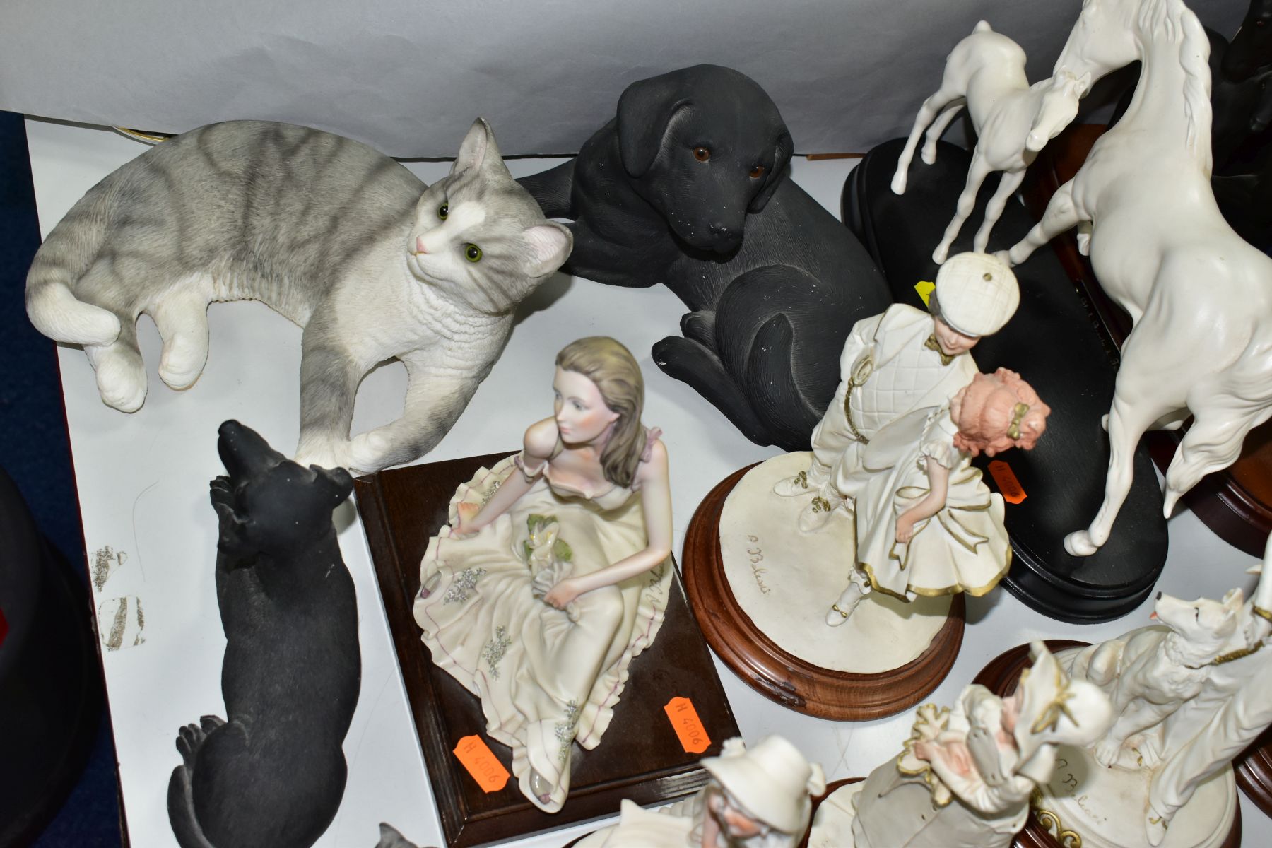 NINETEEN CERAMIC AND RESIN SCULPTURES ETC, to include Royal Doulton 'Black Beauty and Foal' and ' - Image 13 of 13