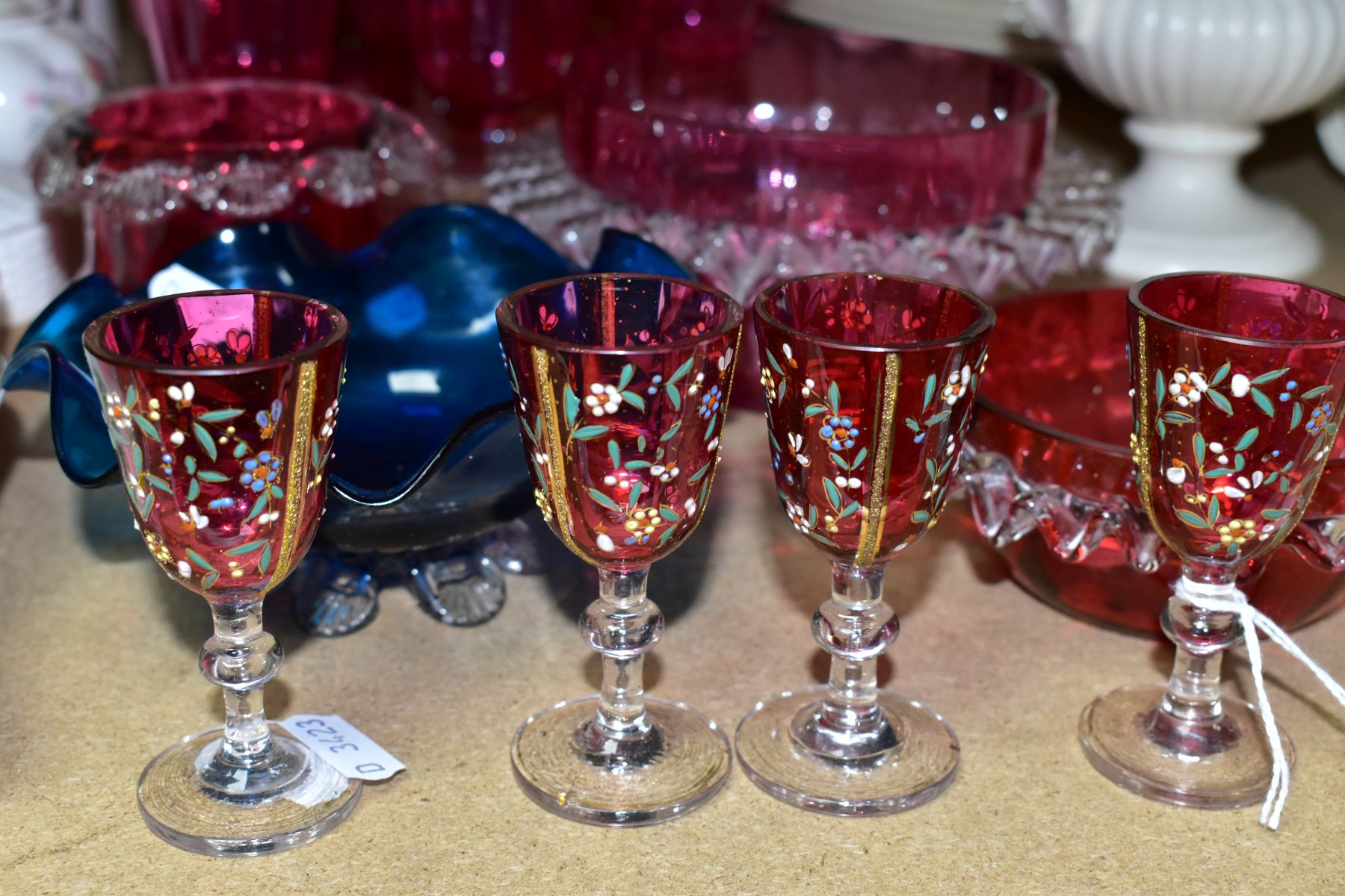 A GROUP OF CRANBERRY, URANIUM GLASS AND OTHER GLASS WARES, to include twenty three pieces, a late - Image 2 of 10