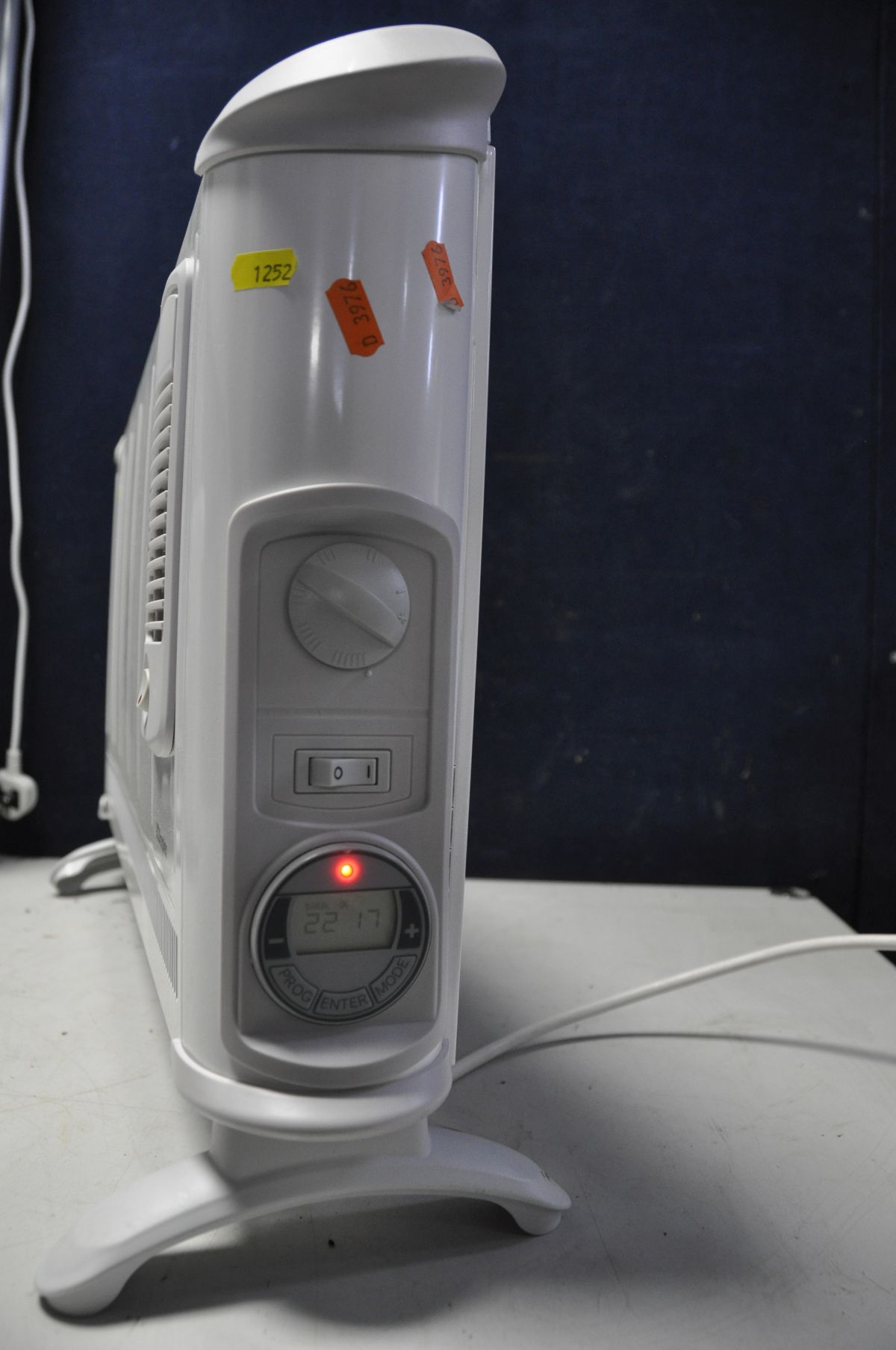 A DIMPLEX 403TSFTie DIGITAL RADIATOR AND BLOW HEATER, a smaller De'Longhi Bambino floor heater, - Image 2 of 3