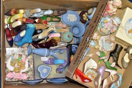 VARIOUS ORNAMENTS OF WEDGWOOD, THE RIGHT SHOE, CHERISHED TEDDIES, ETC, to include eleven pieces blue