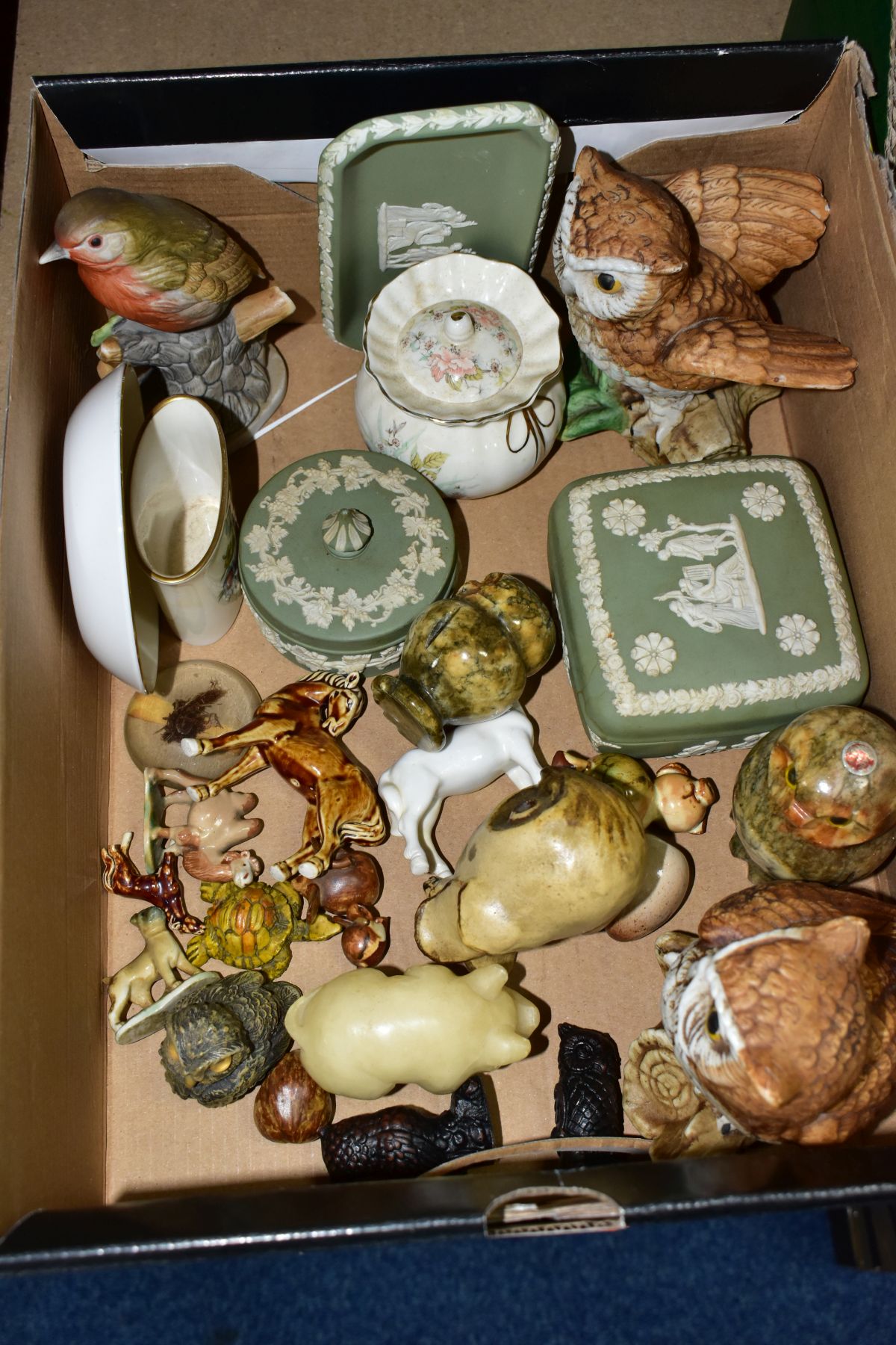 SIX BOXES AND LOOSE CERAMICS AND GLASS WARES, to include ten Lilliput Lane cottages (sd), ceramic - Image 4 of 14