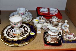 A GROUP OF ROYAL CROWN DERBY IMARI, ROYAL PINXTON ROSES, PINXTON ROSES, DERBY POSIES, CHATSWORTH AND