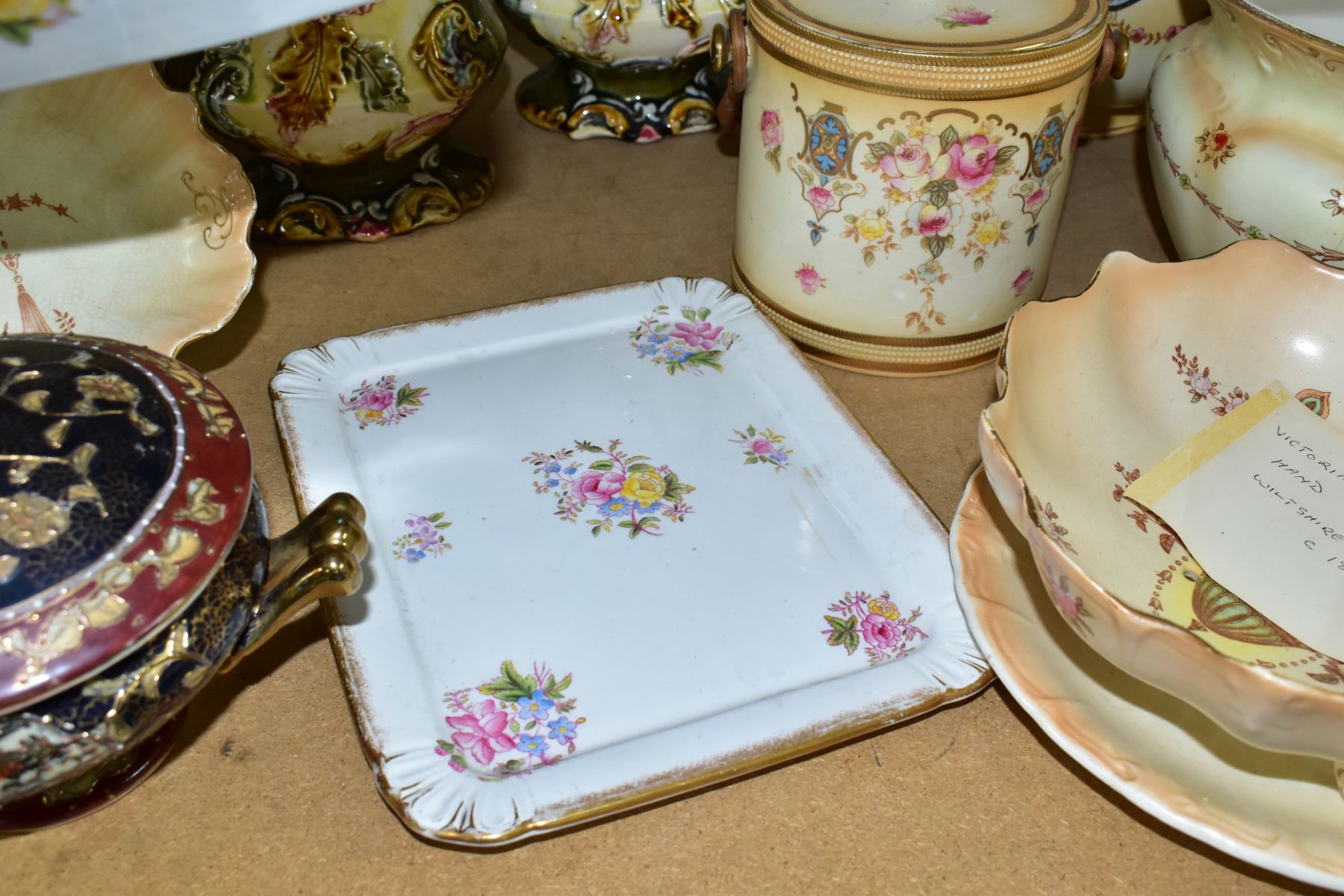 LATE 19TH / EARLY 20TH CENTURY CERAMICS ETC, comprising a pair of blue and gilt rimmed plates, - Image 8 of 12