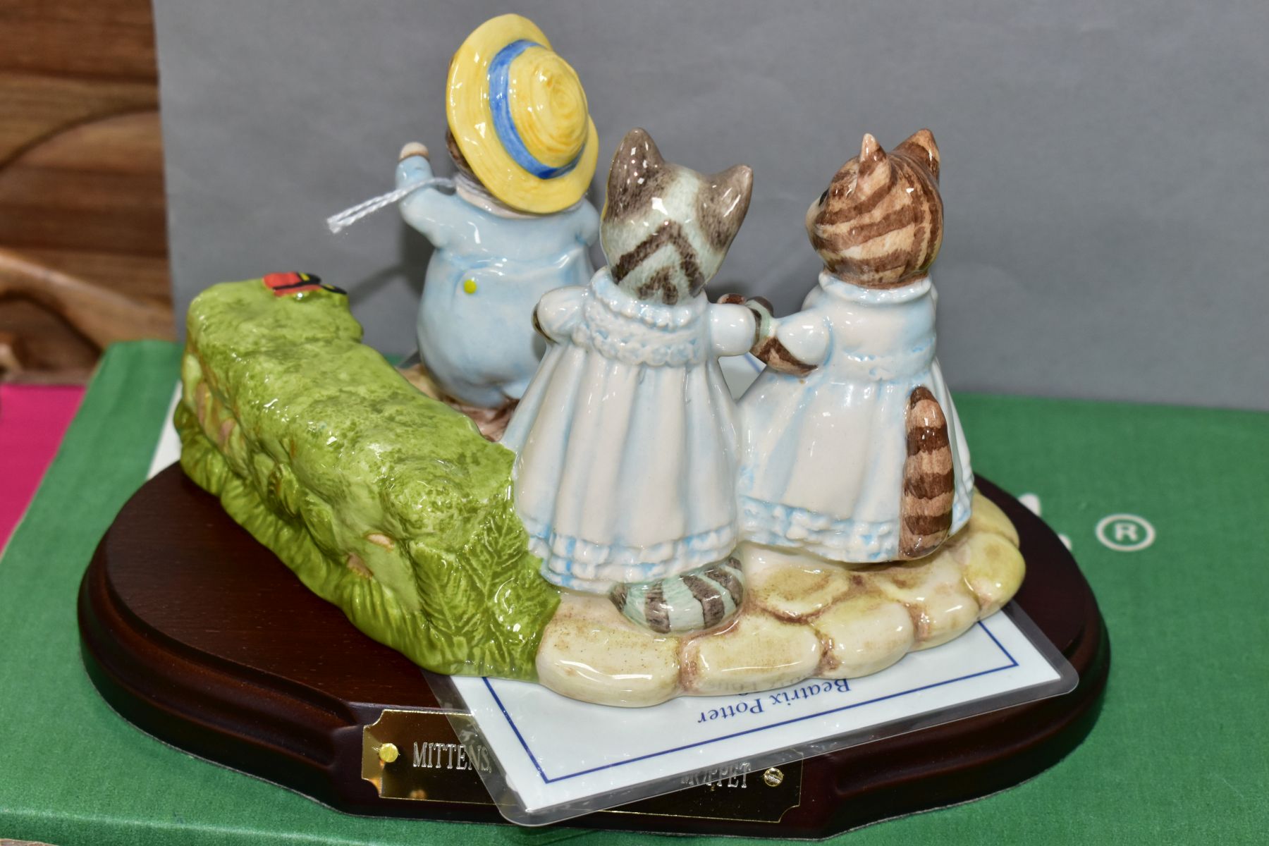 A BOXED BESWICK WARE BEATRIX POTTER ANNUAL COLLECTORS TABLEAU 1999, Mittens, Tom Kitten and Moppet - Image 3 of 5