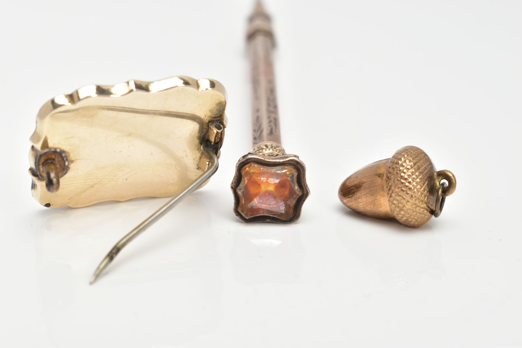 A VICTORIAN GOLD MOURNING BROOCH, PENCIL AND ACORN PENDANT, one gold mourning brooch with - Image 5 of 5