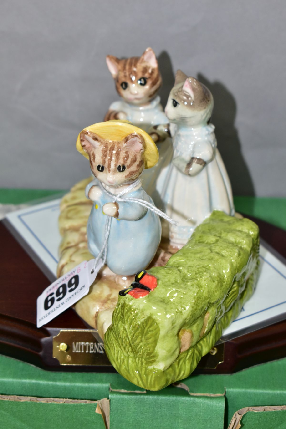 A BOXED BESWICK WARE BEATRIX POTTER ANNUAL COLLECTORS TABLEAU 1999, Mittens, Tom Kitten and Moppet - Image 2 of 5