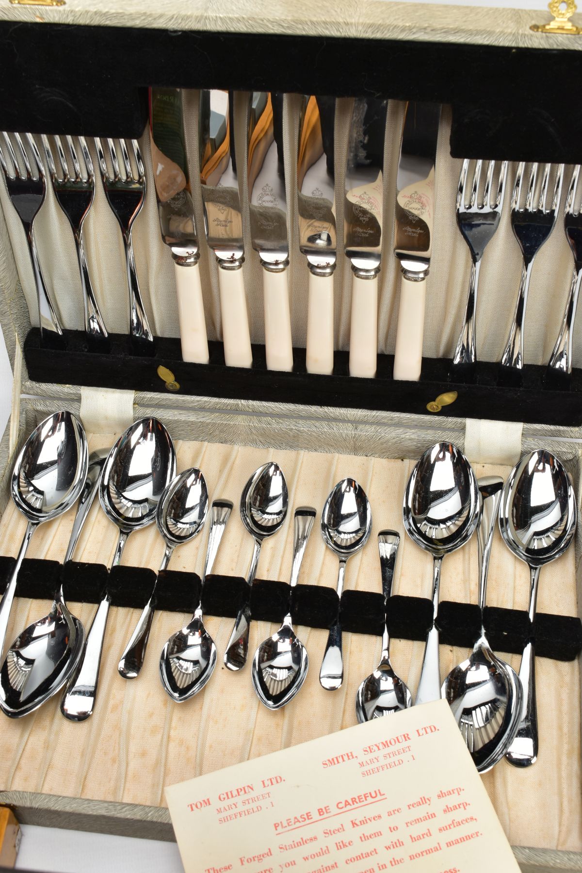 A BOX OF ASSORTED CUTLERY, to include a cased set of seven nickle silver shell shaped dessert - Image 3 of 6