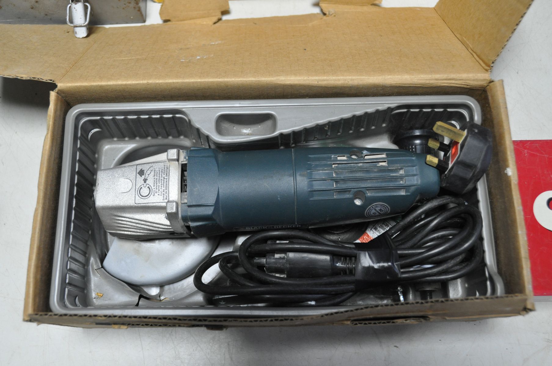 A SELECTION OF HAND TOOLS AND ELECTRICAL TOOLS to include, AEG SB2-16 hammer drill, Black and Decker - Image 2 of 6