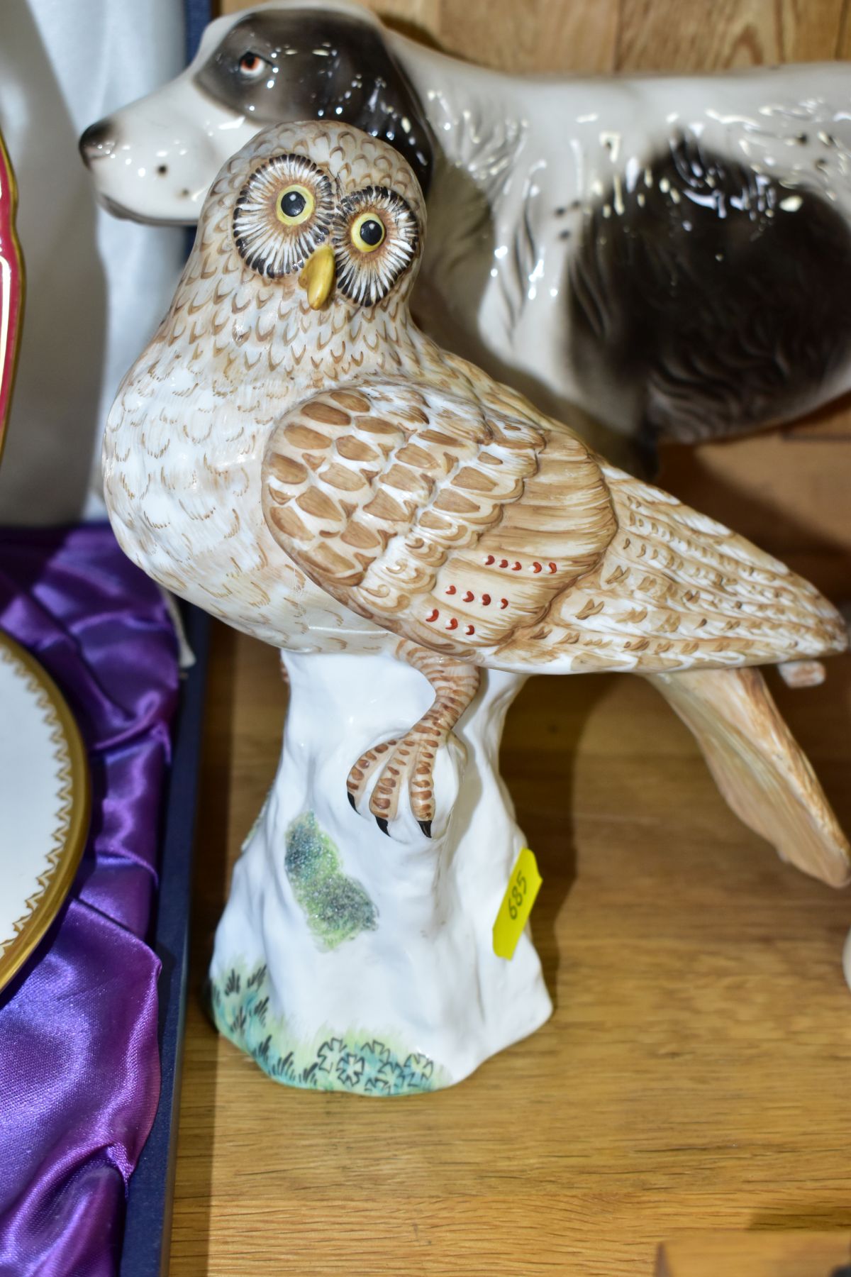 A GROUP OF CERAMIC FIGURES AND TWO PLATES, to include a boxed Spode Lichfield Cathedral plate - Image 3 of 9