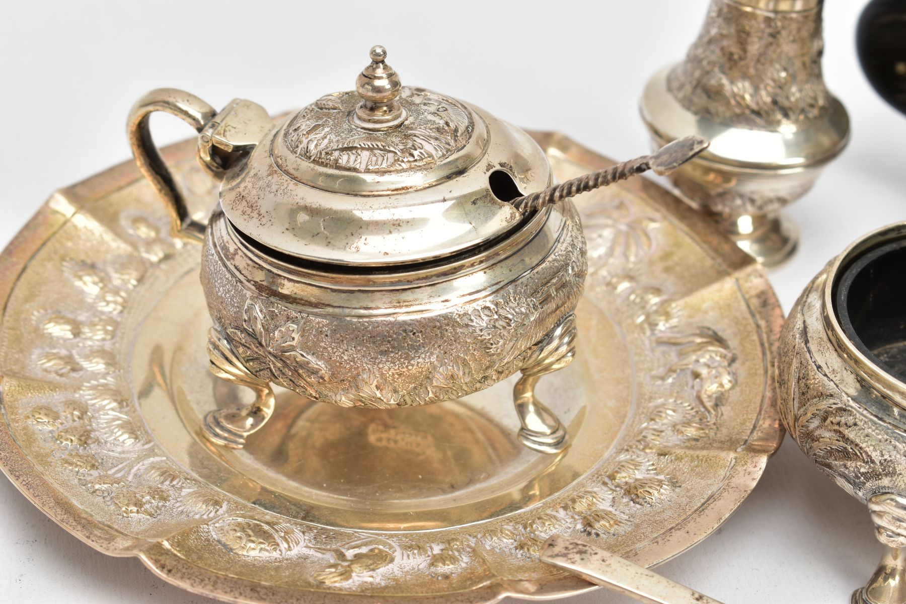 A SELECTION OF INDIAN WHITE METAL ITEMS, to include a white metal tea strainer with a circular - Image 6 of 10