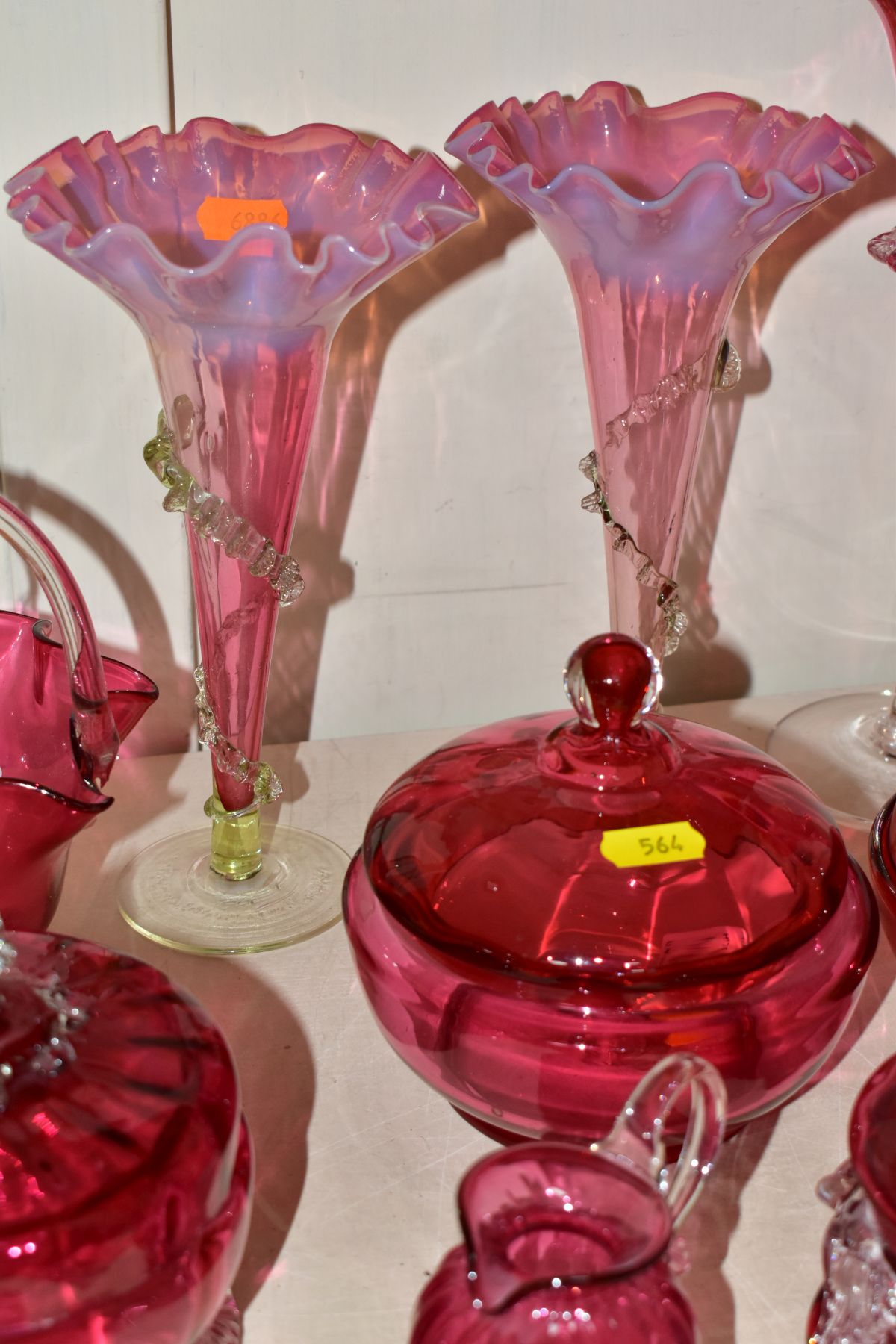 EIGHTEEN PIECES OF CRANBERRY GLASS, to include some late Victorian/Edwardian and later pieces, two - Image 3 of 17