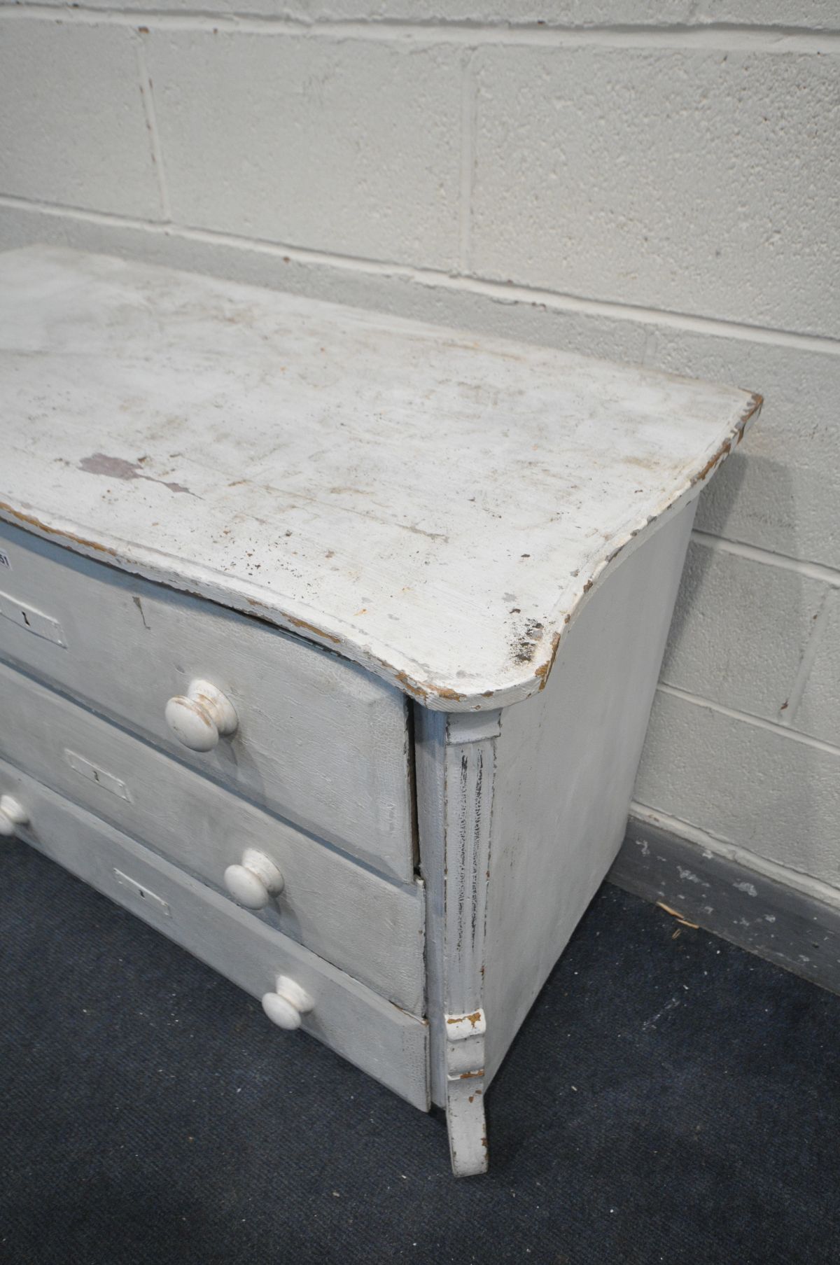 A PAINTED 19TH CENTURY CONTINENTAL STYLE CHEST OF THREE LONG DRAWERS, width 104cm x depth 50cm x - Image 4 of 5