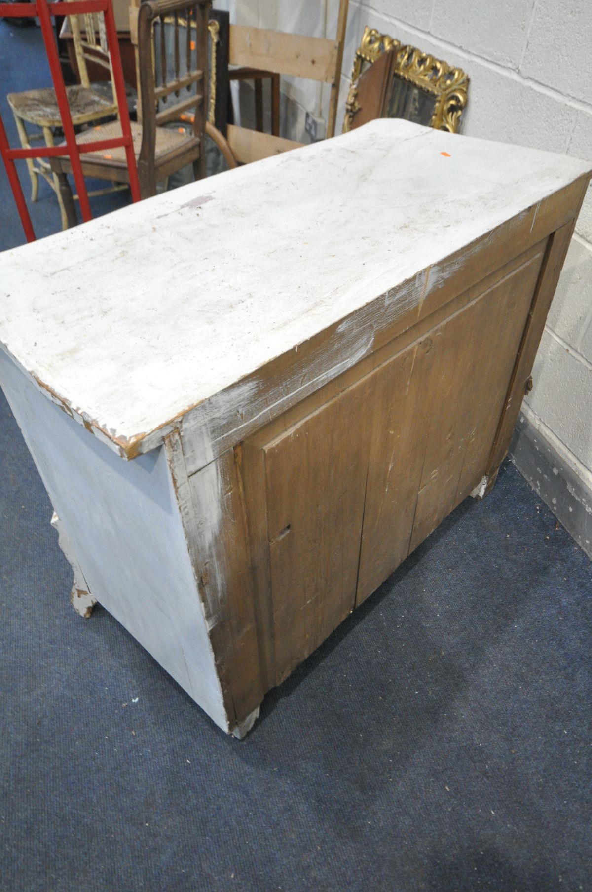 A PAINTED 19TH CENTURY CONTINENTAL STYLE CHEST OF THREE LONG DRAWERS, width 104cm x depth 50cm x - Image 5 of 5