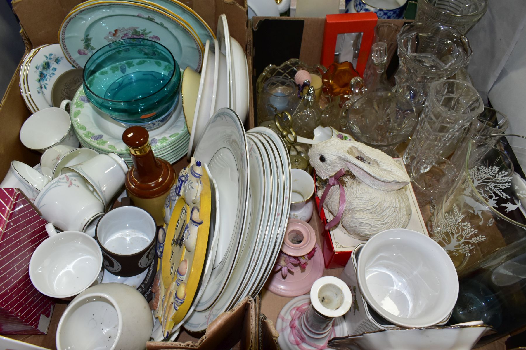 THREE BOXES AND LOOSE CERAMICS, GLASS, ETC, including a boxed pair of Royal Doulton wine glasses, - Image 9 of 9